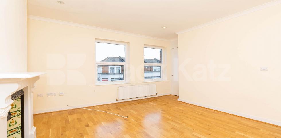 			3 Bedroom, 3 bath, 3 reception Apartment			 High Street North, East Ham E6